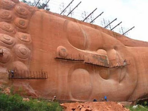Best Travel And Vacation In China - Giant Buddha - Statue Renovation